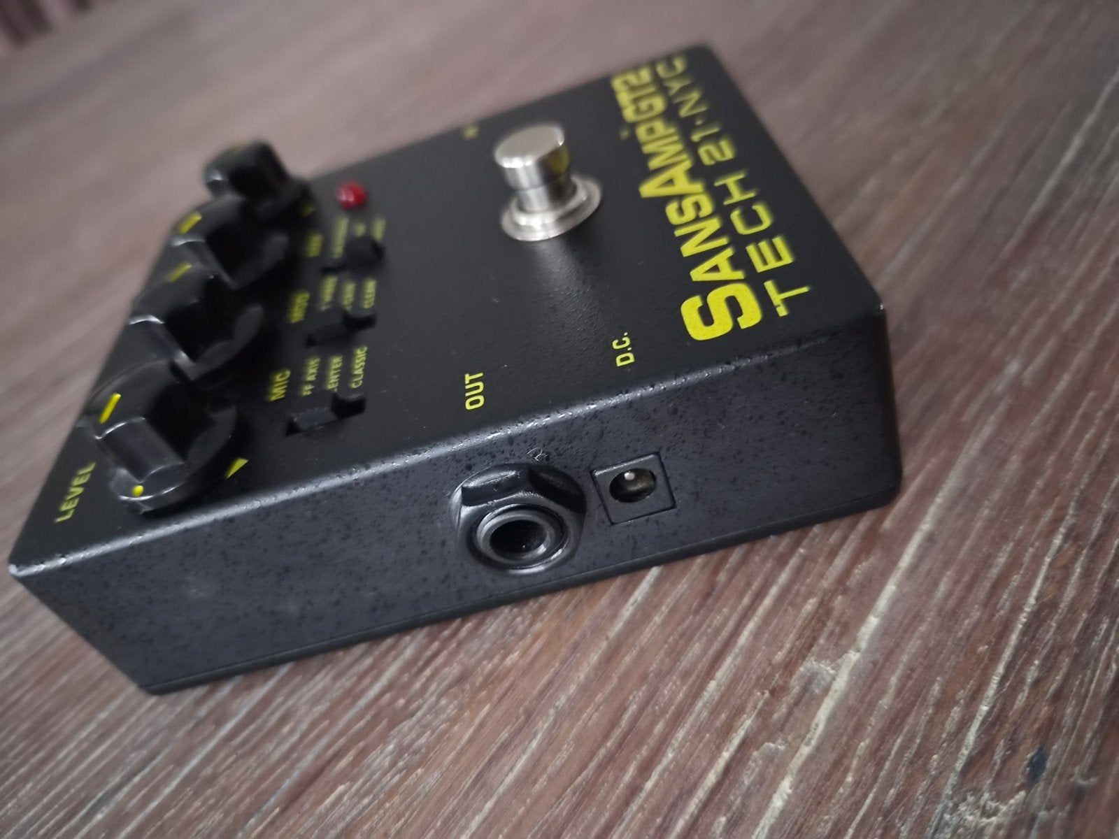 Tech 21 SansAmp GT2., Musique & Instruments, Enlèvement ou Envoi