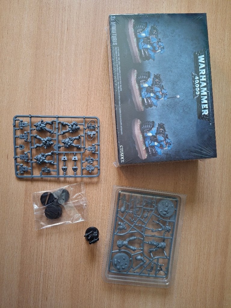 Lot de figurines Space Marines GW dont 1 boîte sous blister, Enlèvement, Comme neuf, Personnage ou Figurines