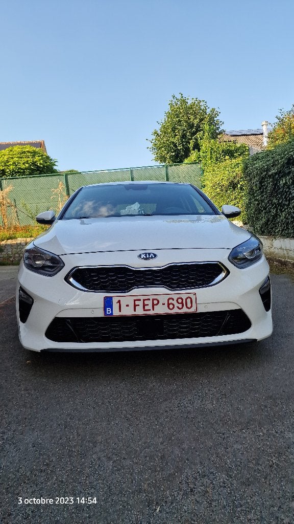 Kia cee'd 2016, particulier, 160.000km, essence automatique, Auto's, Kia, Automaat, Zwart, Wit, 5 deurs