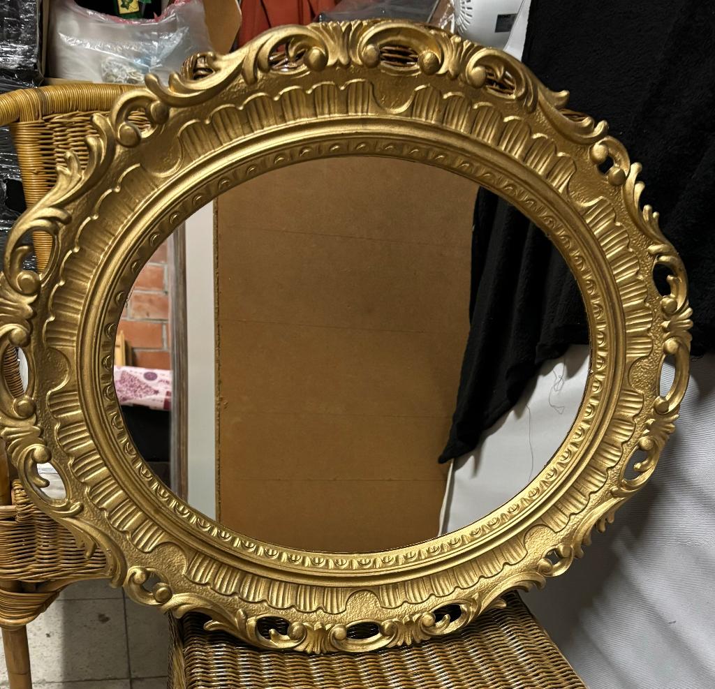 Miroir baroque doré, Enlèvement, Ovale