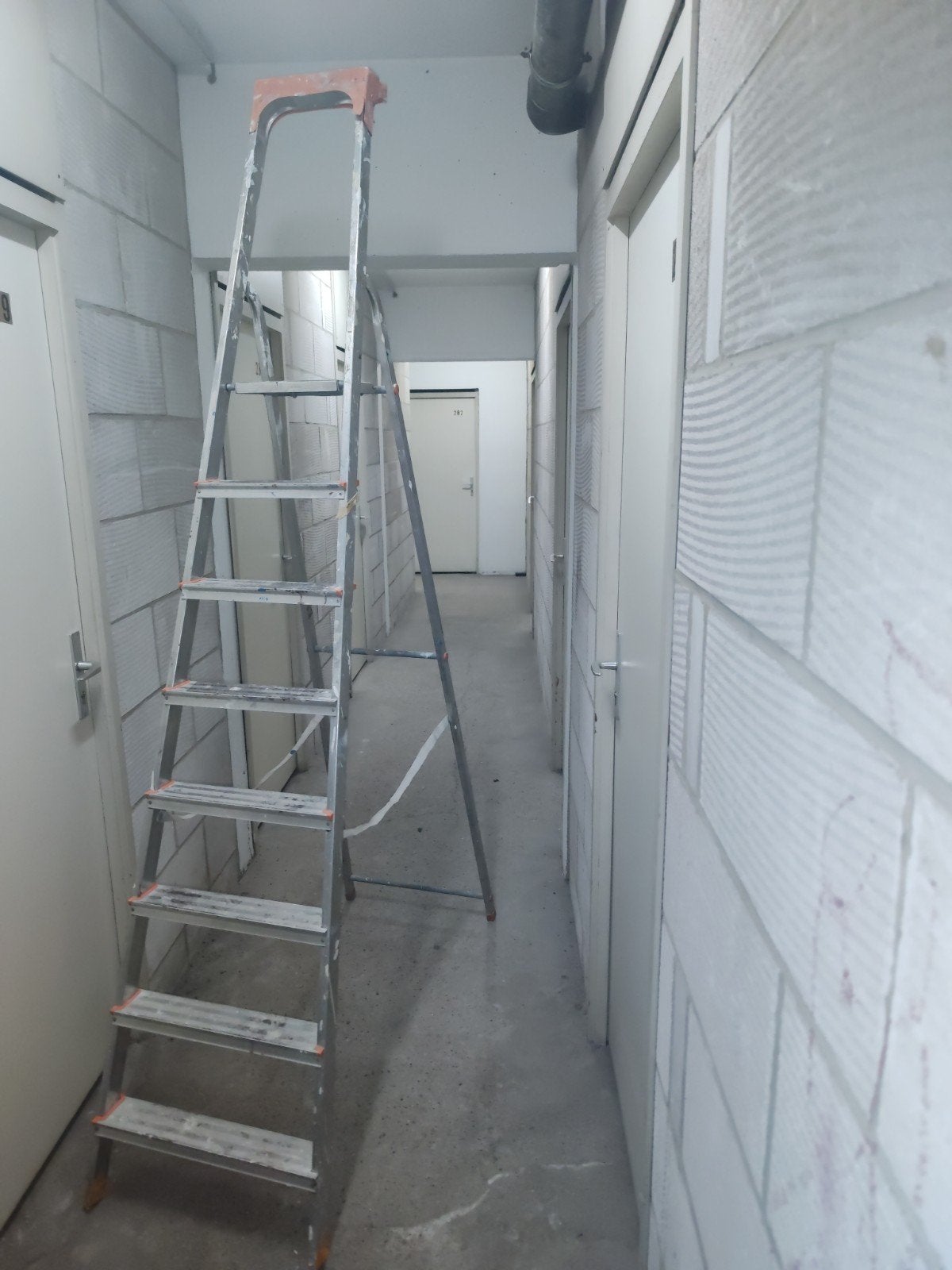 Échelle double aluminium 2.40m — envergure 1.30m, Enlèvement, Utilisé, Échelle