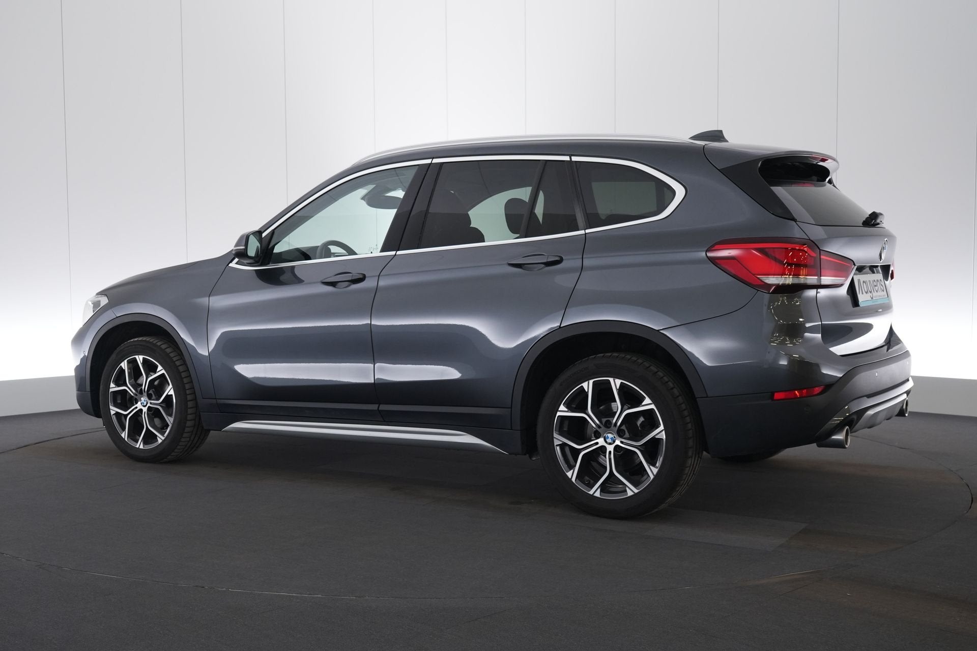 (1YQT704) BMW X1, Auto's, Euro 6, Lichtsensor, Bedrijf, 5 deurs