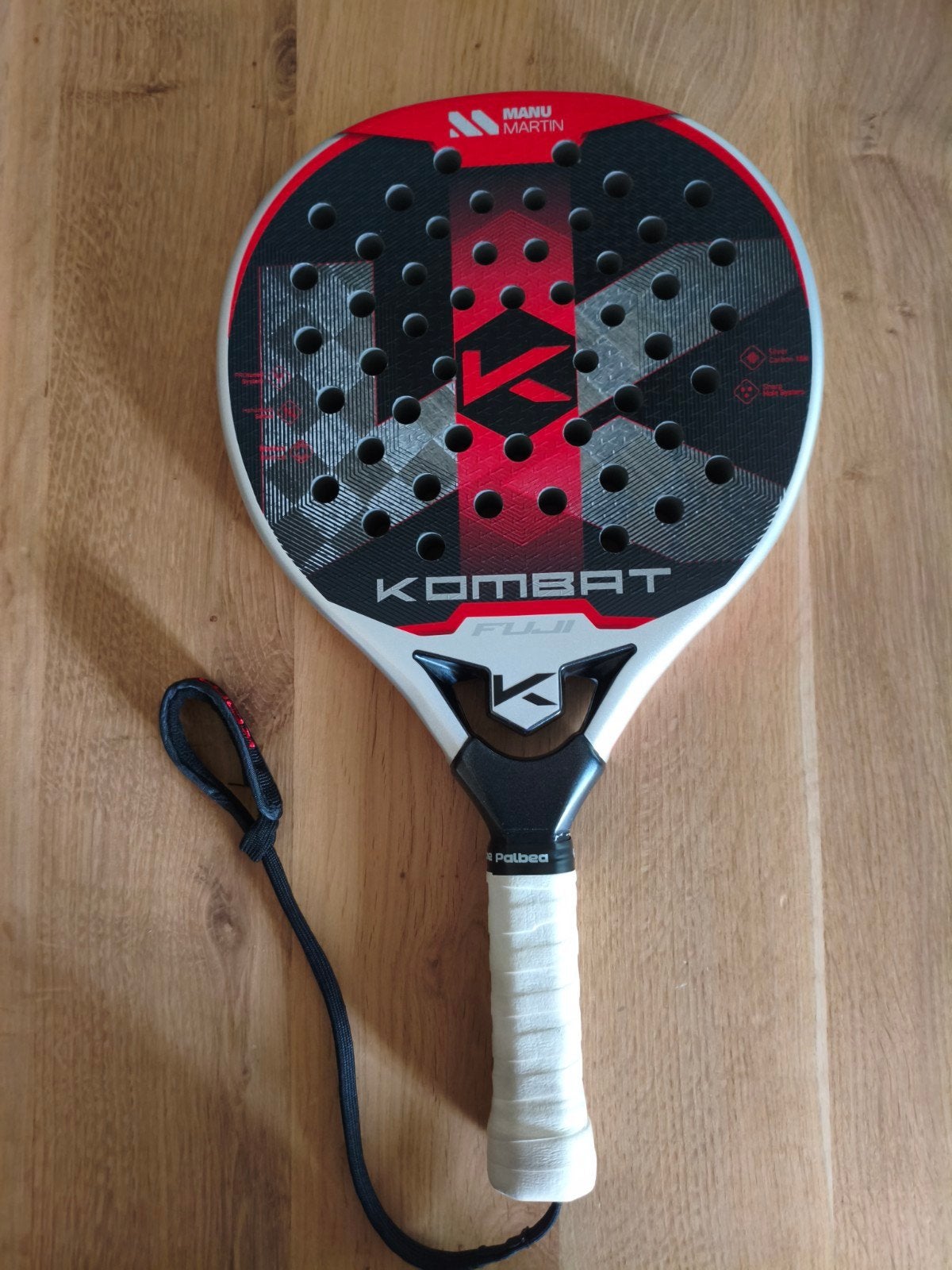 Kombat Fuji padel racket, Enlèvement