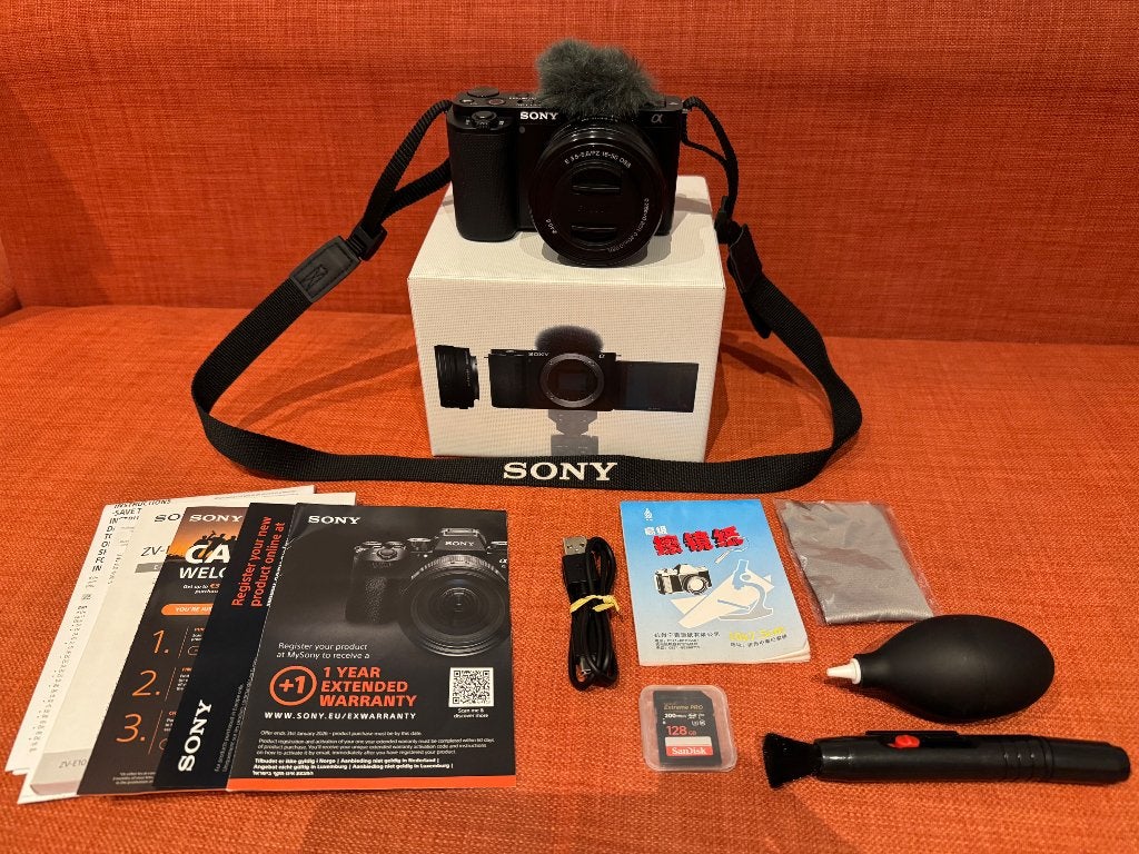 Sony ZV-E10 + 16-50mm (Vlogging camera), Audio, Tv en Foto, Fotocamera's Digitaal, Zo goed als nieuw, Vlogcamera, Sony, Minder dan 4 keer