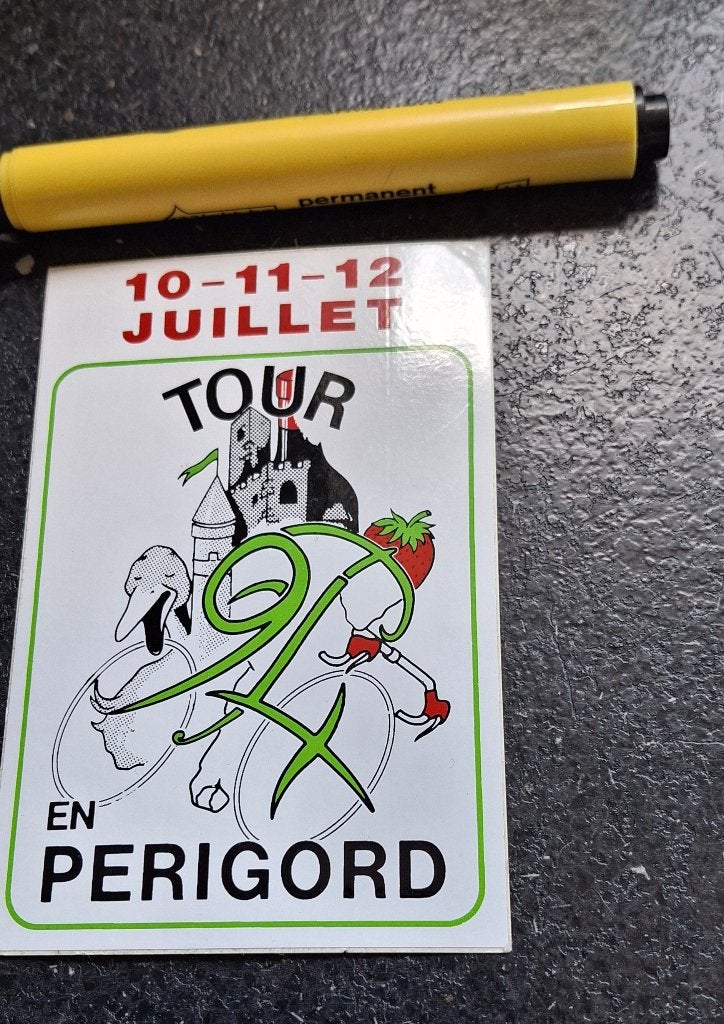 Vintage sticker : wielrennen Tour en Périgord Frankrijk, Ophalen of Verzenden, Zo goed als nieuw, Sport