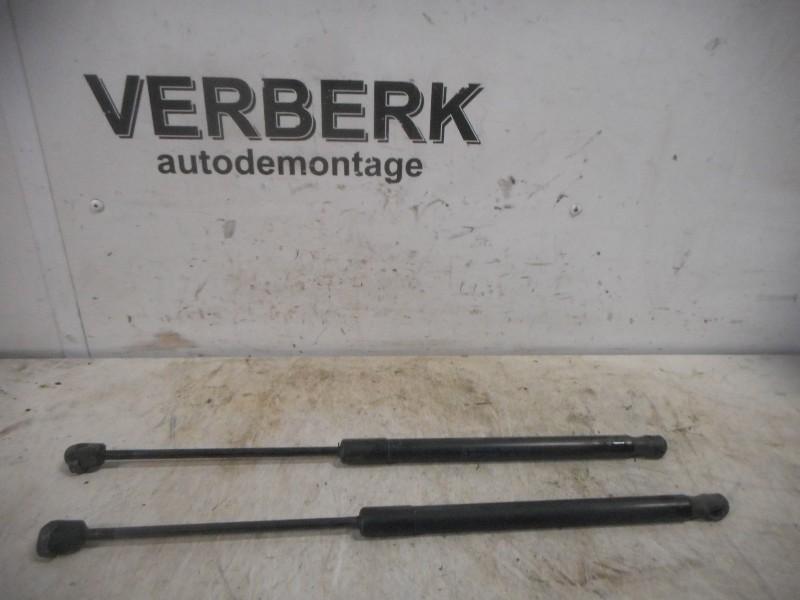 GASDRUKVEERSET ACHTER Ford Focus 2 (01-2004/09-2012), Gebruikt, Ford