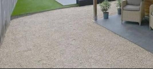 Dolomiet split of grind 4–5 m³ – Zuivere kwaliteit, Tuin en Terras, Ophalen, Dolomiet, Beige, Zo goed als nieuw