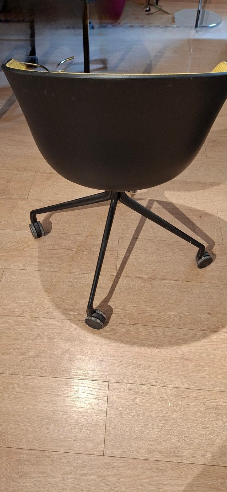 3 chaises de bureau sur roulettes design., Enlèvement, Comme neuf, Jaune