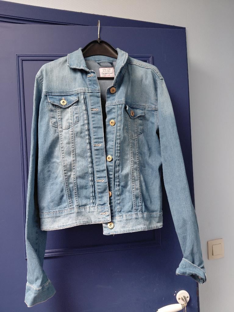 Jasjes dames 8€ per stuk, Kleding | Dames, Jassen | Winter, Ophalen of Verzenden, Zo goed als nieuw, Maat 38/40 (M), Zwart