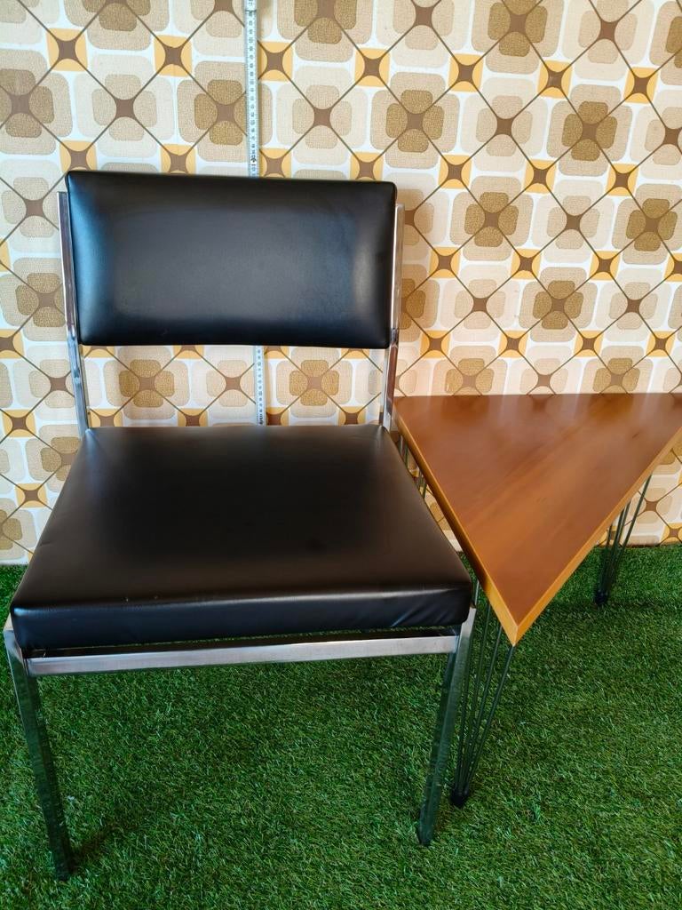 Moderne stoel + bijzettafel ideaal voor kleine ruimtes, Ophalen, Gebruikt, Bruin, Eén