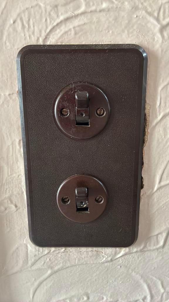 Oude lichtschakelaars, Doe-het-zelf en Bouw, Ophalen of Verzenden, Gebruikt, Schakelaar