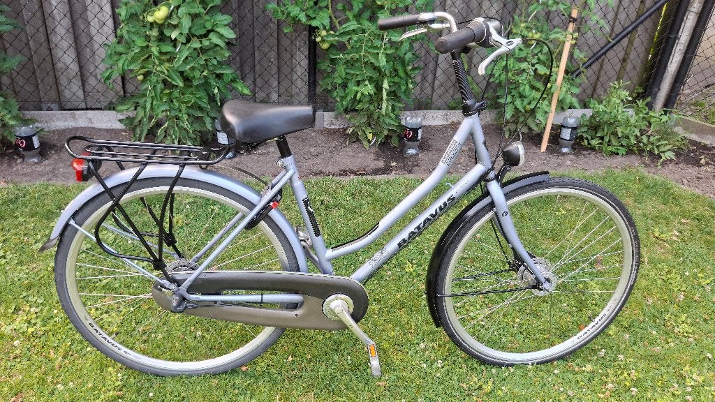Zeer goede BATAVUS meisjesfiets rollerbrakes + naafdynamo, Fietsen en Brommers, Fietsen | Meisjes, Zo goed als nieuw, 26 inch of meer