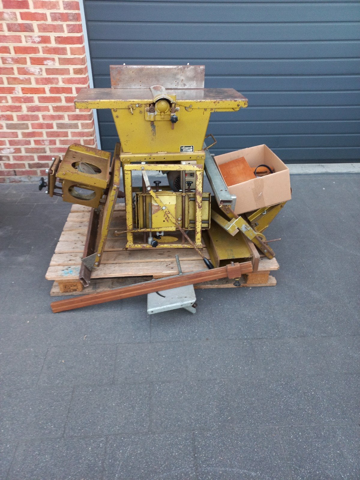 Combine met alles er bij, tafelzaag, schaaf, frees., Doe-het-zelf en Bouw, Ophalen, Zo goed als nieuw