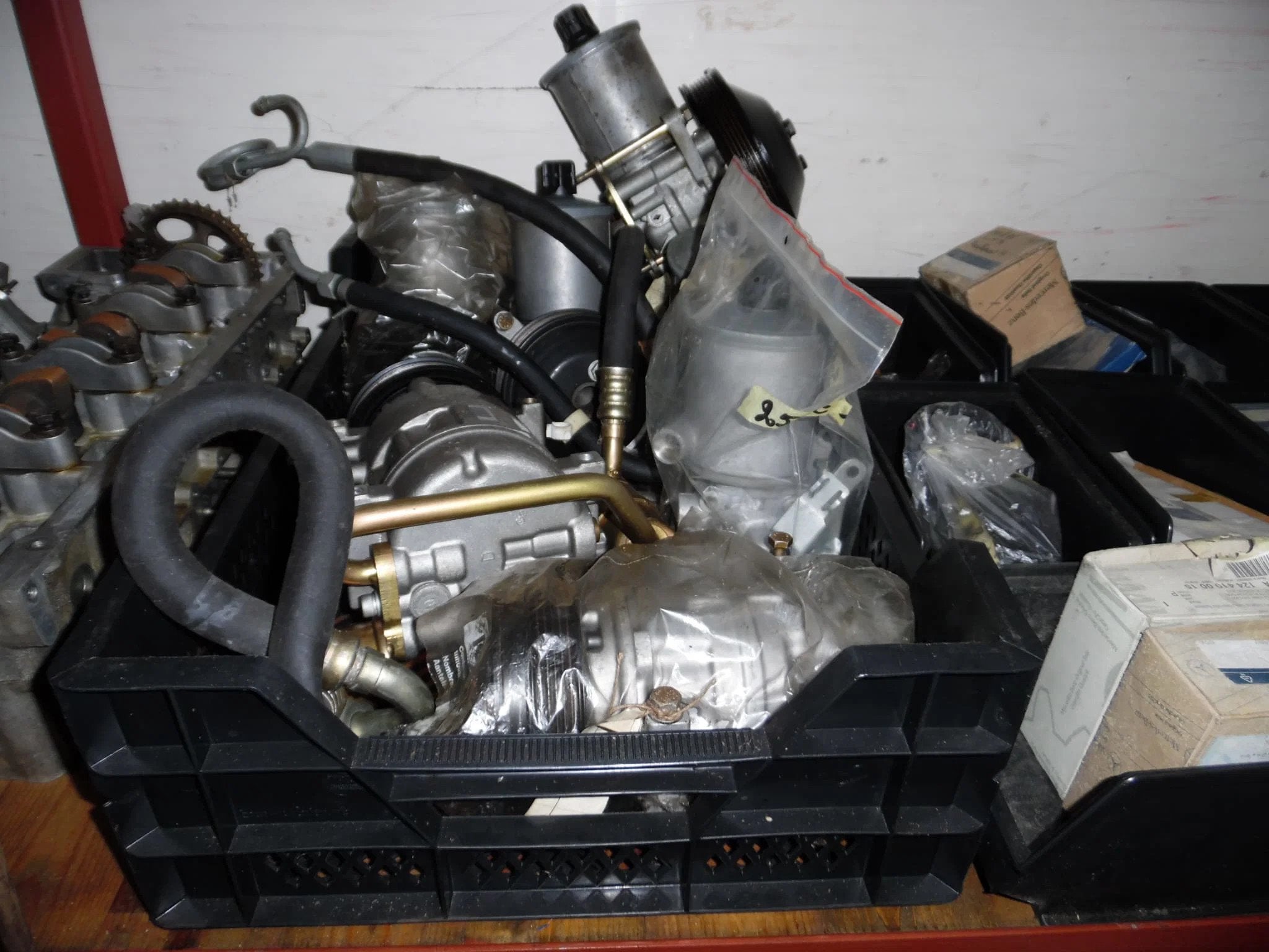 Mercedes-Benz 190 W123 W124 W201 SPARE PARTS REVISED, foto 9