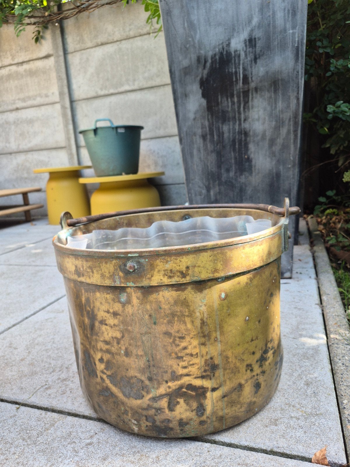 Koperen ketel (gebruiksklaar als bloempot binnen), Ophalen