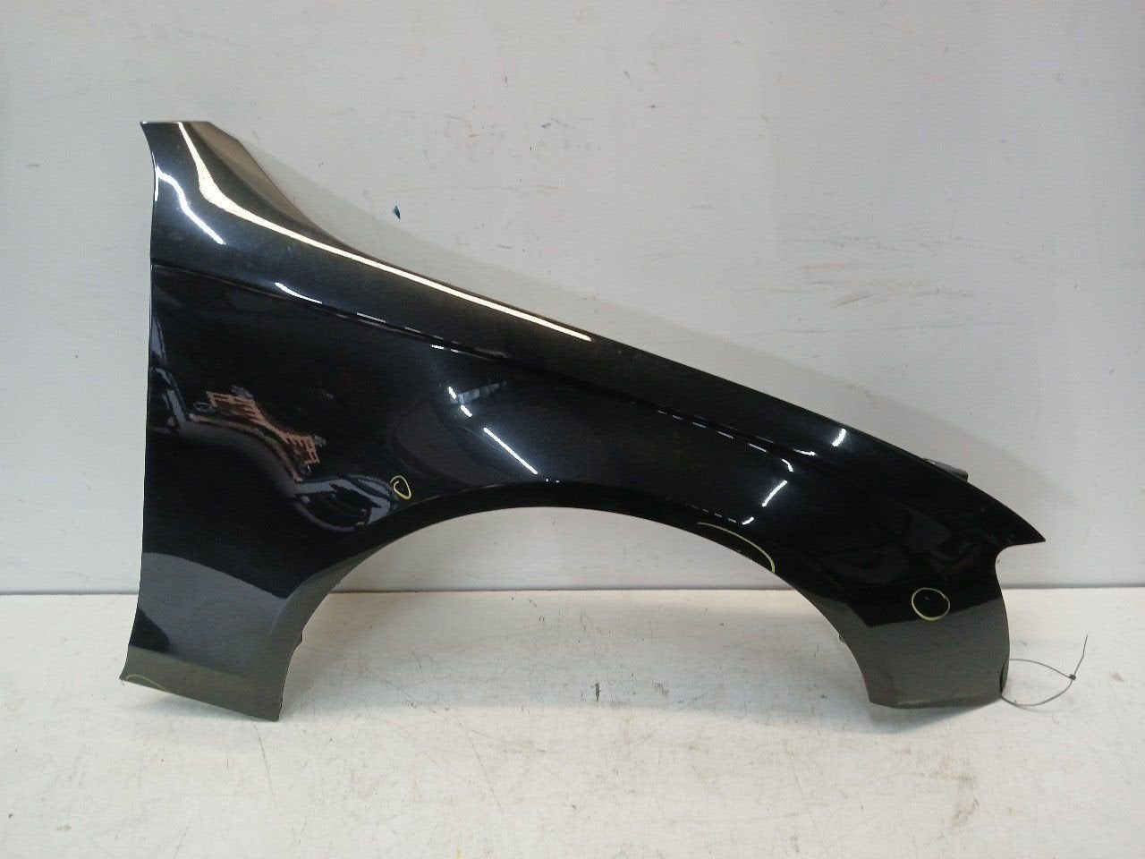 Spatbord rechts voor Audi A4, Auto-onderdelen, Onderdelen@venauto.nl, Van der Ven Autorecycling B.V., Gebruikt, Ettenseweg 76, 4706 PB Roosendaal, The Netherlands