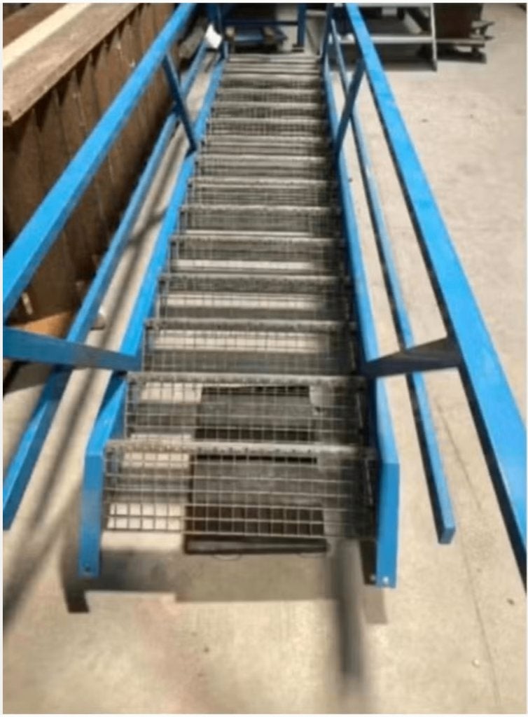 STOW Industriële Stalen Trap | 15 Treden | Hoogte 286cm, Ophalen, Gebruikt, Trap