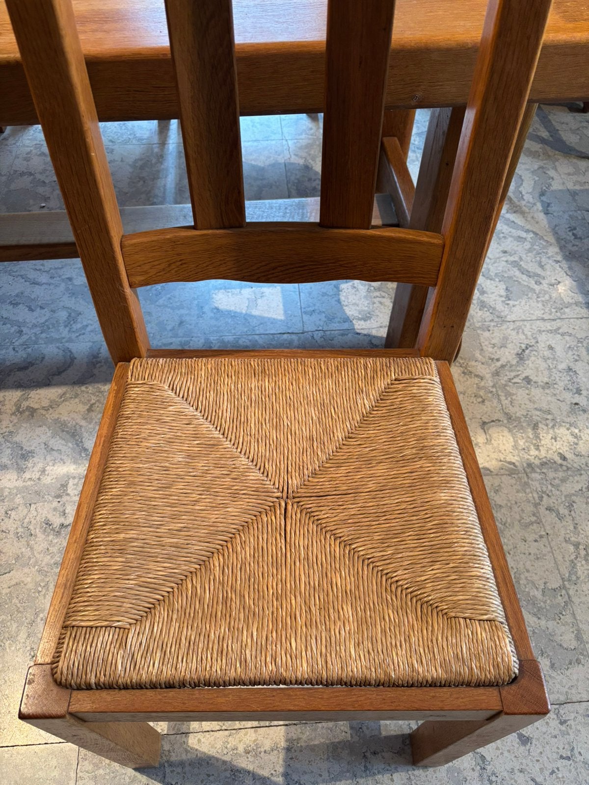 6 houten stoelen, Enlèvement