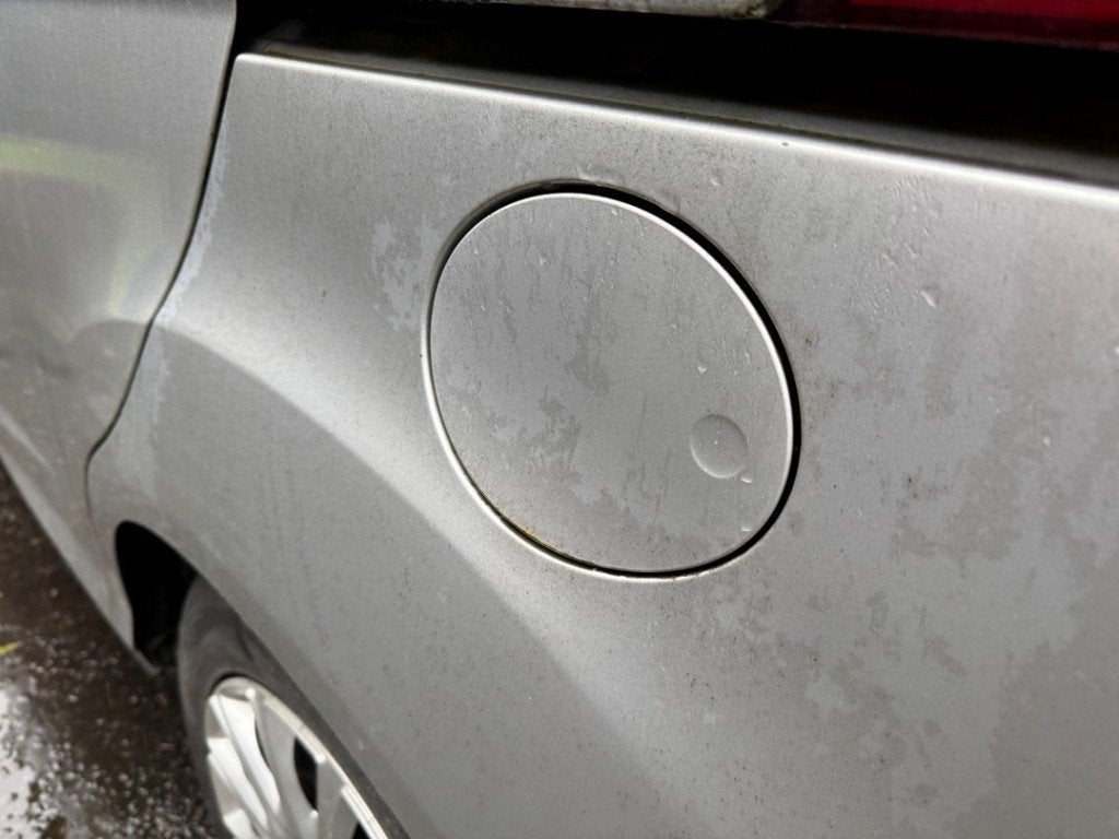 TRAPPE D'ESSENCE Ford B-Max (JK8) (01-2012/12-2017), Henry-Ford-Straße  1
50735  Köln, DE, Ford-Werke GmbH, Kunden@ford.com, Ford