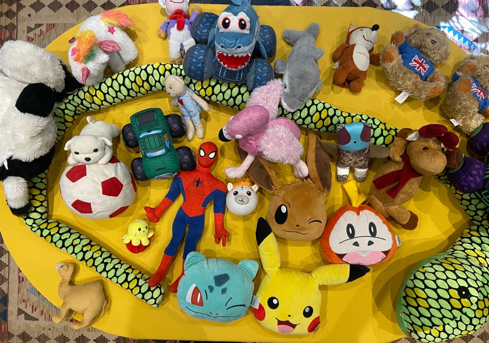 Donne lot de 24 peluches, Kinderen en Baby's, Speelgoed | Knuffels en Pluche, Ophalen, Gebruikt