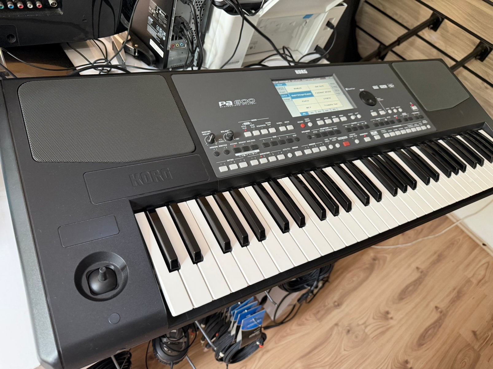 Korg pa600, Musique & Instruments, Enlèvement, Comme neuf, Korg