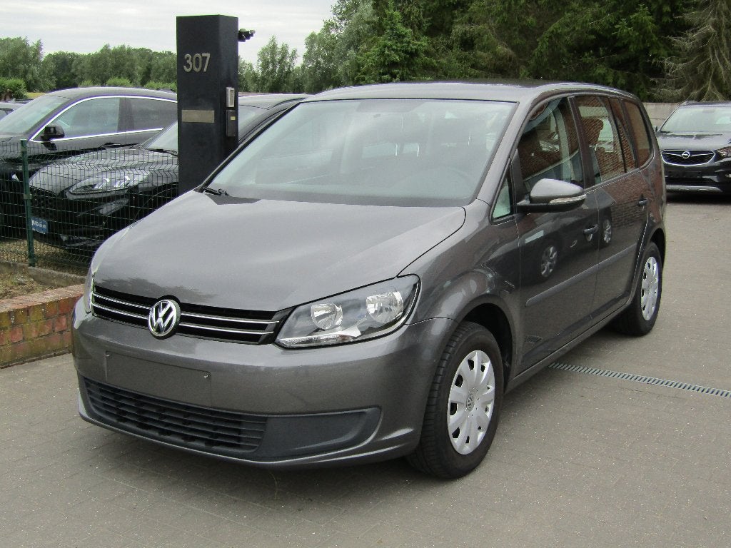 Vw Touran 1.6 TDI 7plaats, Auto's, Euro 5, Zwart, 4 cilinders, 7 zetels