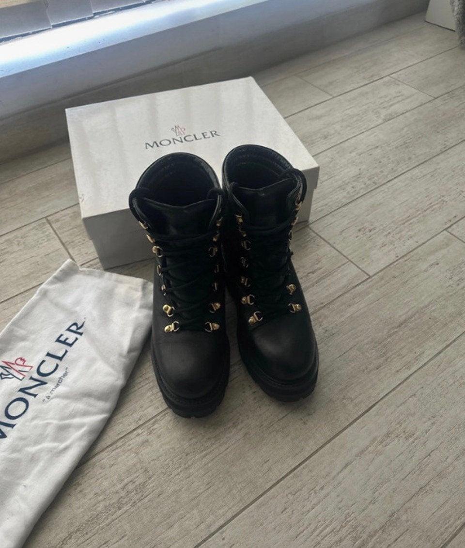Moncler boots maat 38, Kleding | Dames, Ophalen of Verzenden, Zo goed als nieuw, Zwart