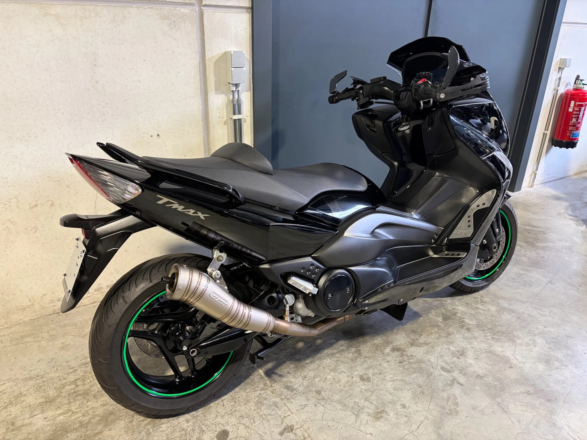 Yamaha Tmax 500 met sportuitlaat, Scooter, Entreprise, 12 à 35 kW, 500 cm³