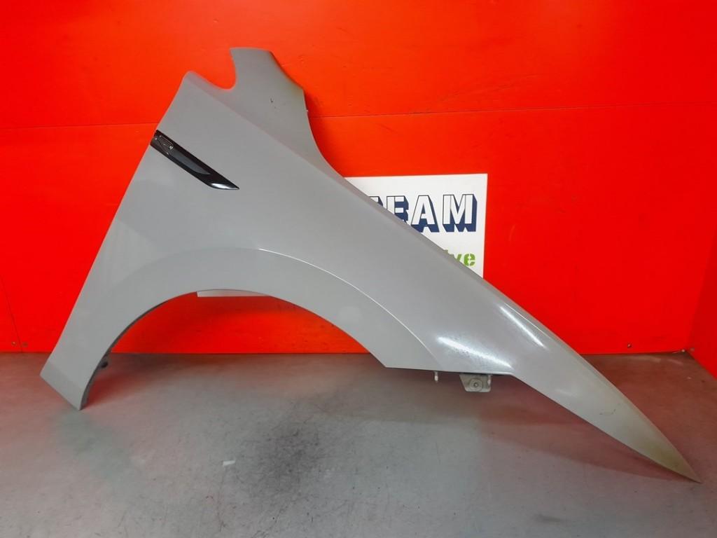 AILE AVANT DROIT Volkswagen Golf VIII (CD1) (5H0821022B), Utilisé, Droite, Volkswagen, Garde-boue
