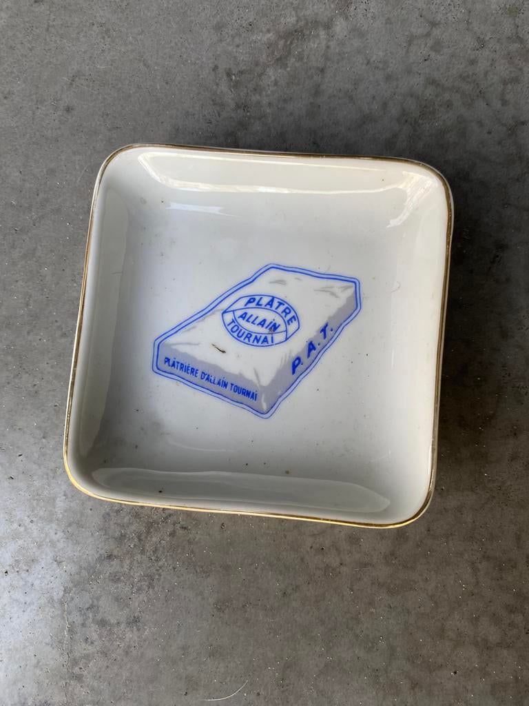Cendrier en porcelaine, Enlèvement ou Envoi