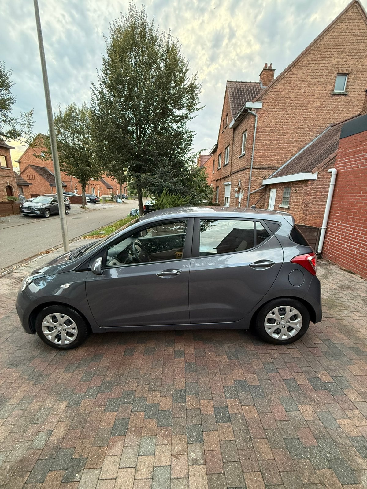 Hyundai İ10 Benzine, Autos, Achat, Ordinateur de bord, Boîte manuelle, 5 portes