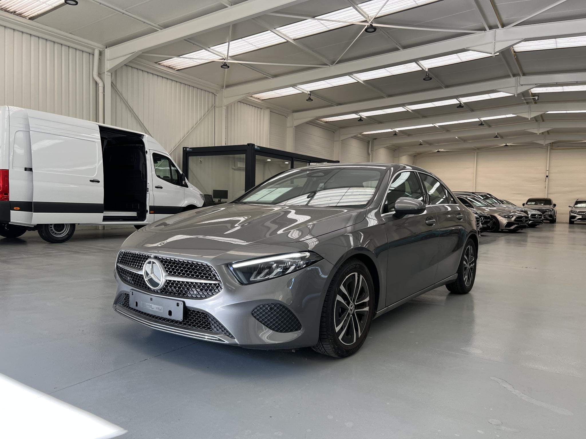 Mercedes-Benz A-Klasse 180 Berline Business Line | Smartphon, 4 deurs, Stof, Gebruikt, Zwart