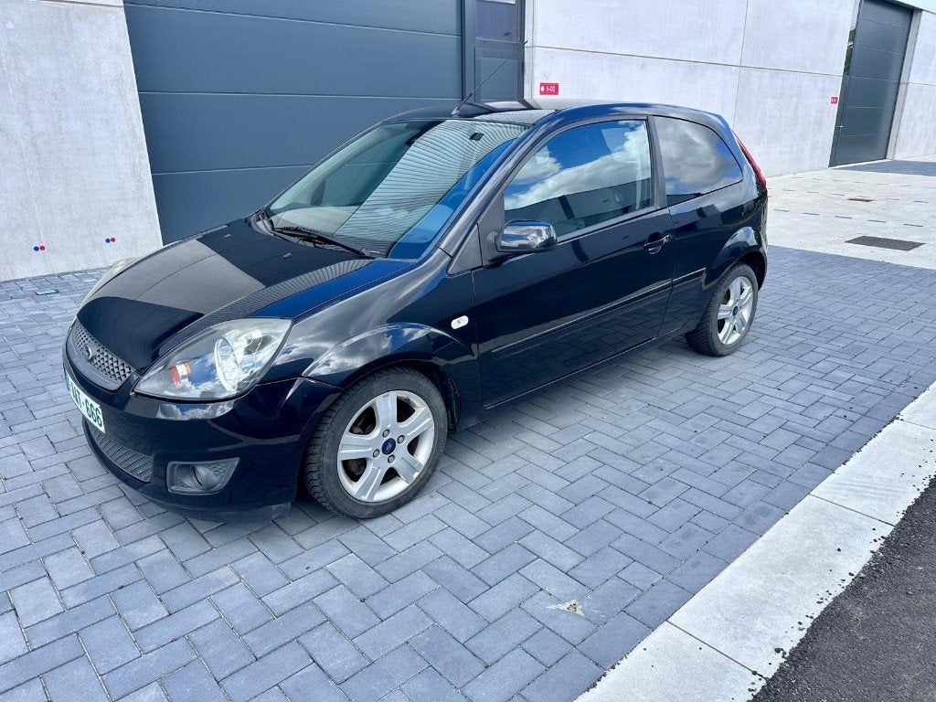 FORD FIESTA 1.4 TDCI COLORLINE - AIRCO, Autos, Achat, 50 kW, Noir, Particulier