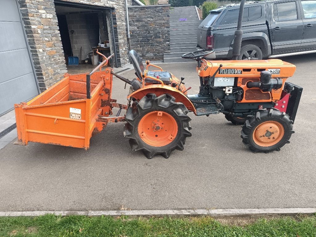 Kubota B7001 4x4 avec caissette – Hydraulique, Enlèvement, Utilisé, Jusqu'à 80 ch, Autres marques