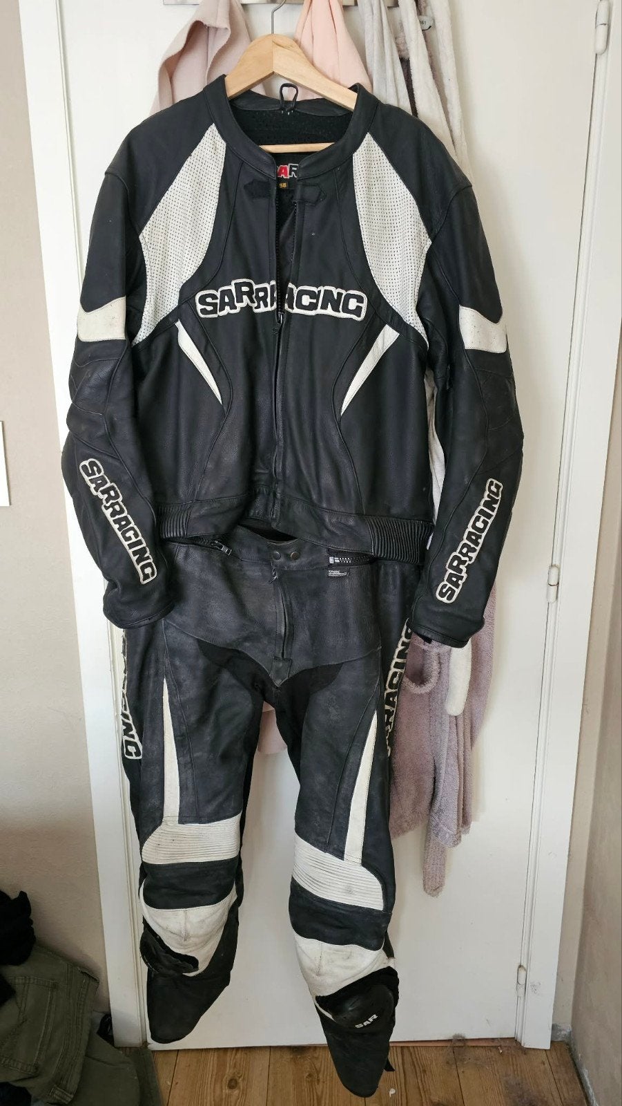 2 delig lederen motorpak, Motoren, Ophalen