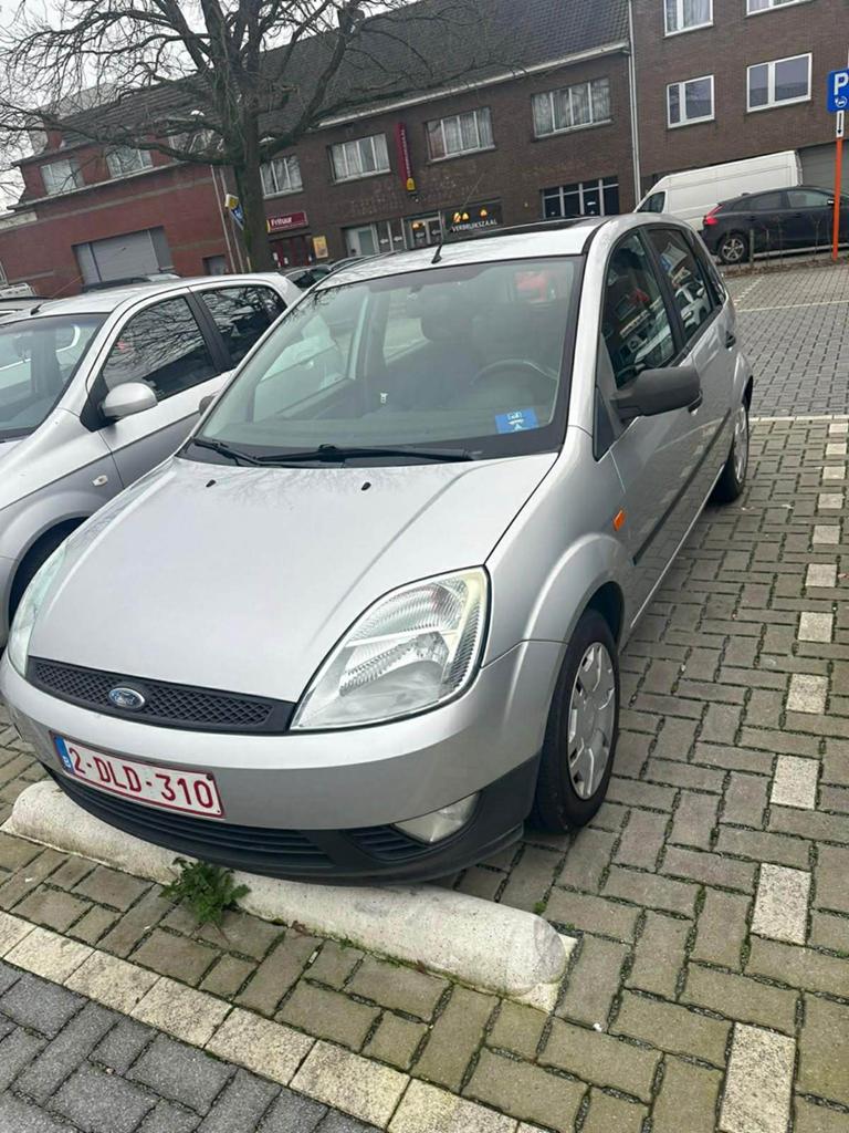 Ford fiesta, Auto's, Ford, Voorwielaandrijving, Stof, Open dak, Handgeschakeld