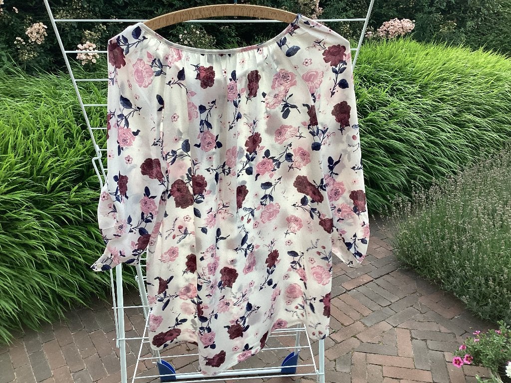 Nieuw truitje 46 ( met label ), Kleding | Dames, Blouses en Tunieken, Ophalen of Verzenden, Nieuw, Maat 46/48 (XL) of groter, Wit