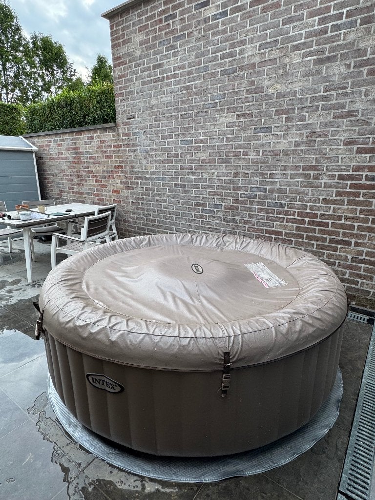 Intex jacuzzi 6pers, Tuin en Terras, Ophalen, Gebruikt, Afdekzeil, Opblaasbaar