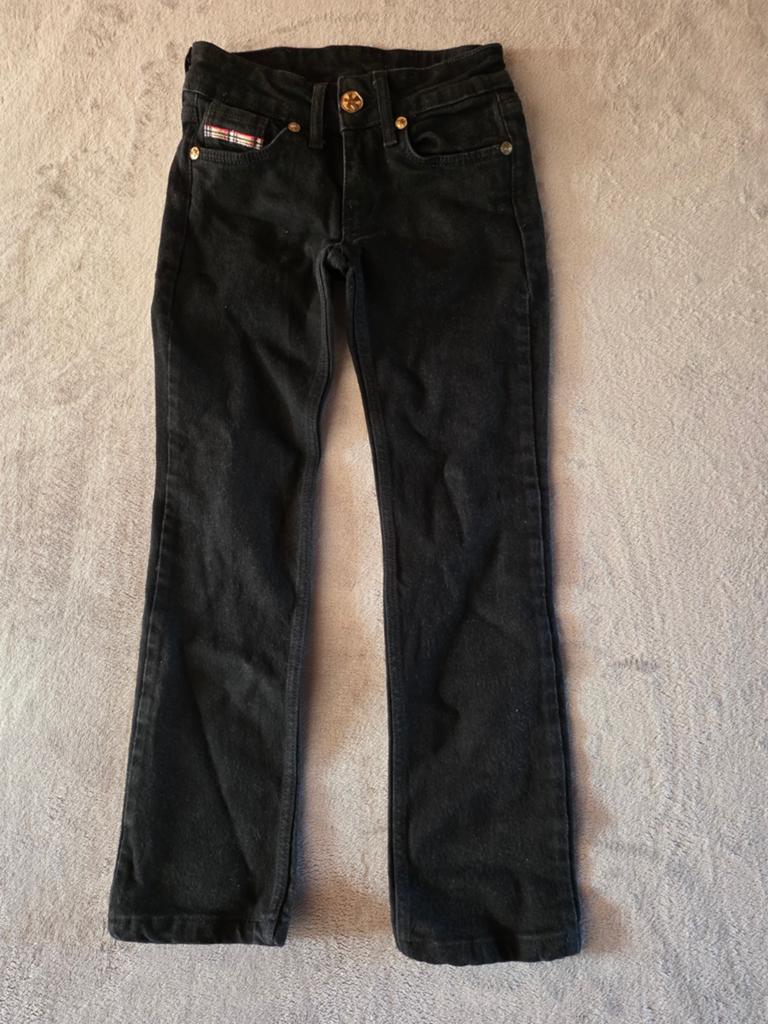 Jean noir Burberry original pour femme, Vêtements | Femmes, Jeans, Enlèvement