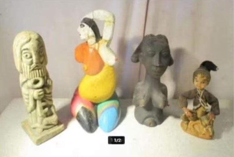 4 Oude Speciale Mensen Beelden in steen en aardewerk, Ophalen of Verzenden, Zo goed als nieuw, Mens