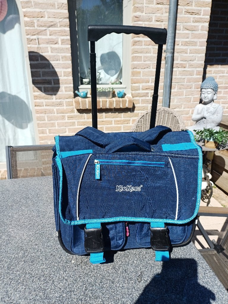 CARTABLE SCOLAIRE KICKERS EN TRÈS BON ÉTAT POUR 12€, Bijoux, Sacs & Beauté, Sacs | Cartables, Enlèvement, Utilisé