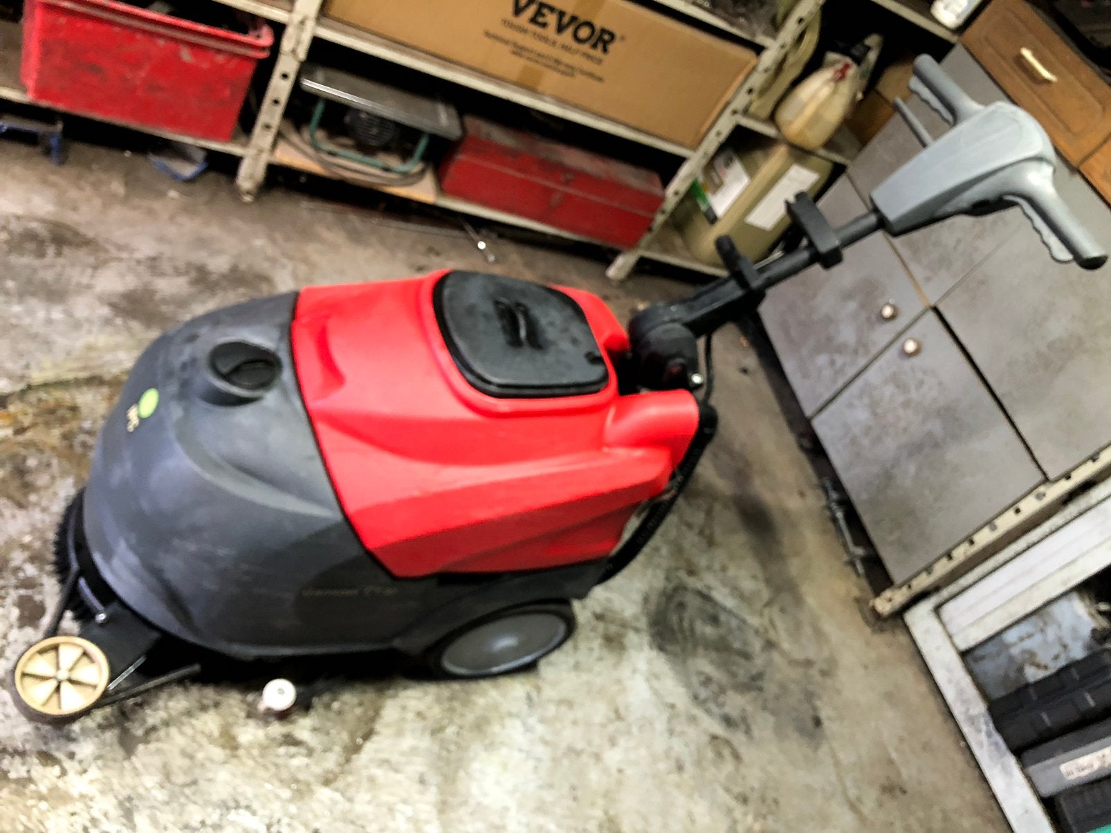 Schrobmachine, Doe-het-zelf en Bouw, Reinigingsmachines, Ophalen, Zo goed als nieuw, Schrobmachine
