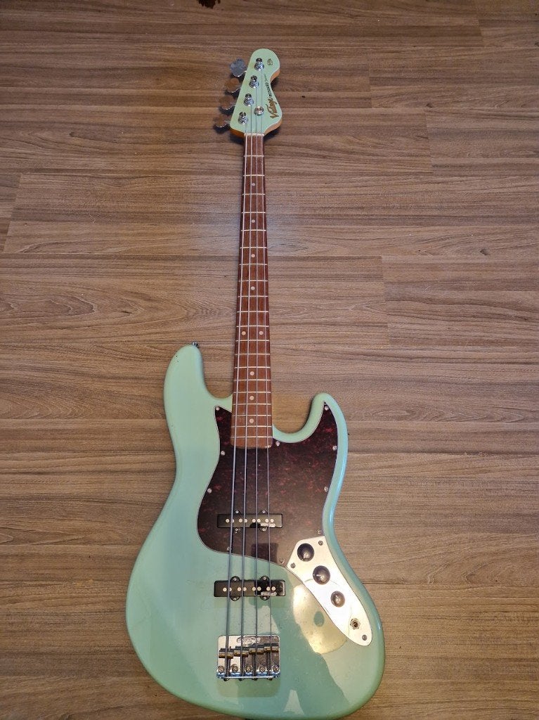 Basgitaar en box, Musique & Instruments, Instruments à corde | Guitares | Basses, Enlèvement, Utilisé, Électrique