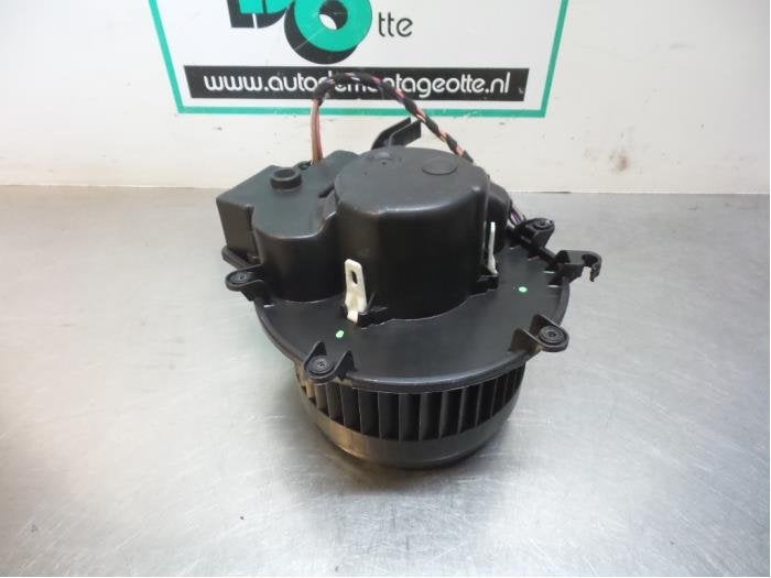 Moteur de ventilation chauffage d'un Mercedes C-Klasse (C-Kl, 3 mois de garantie, Utilisé, -, -