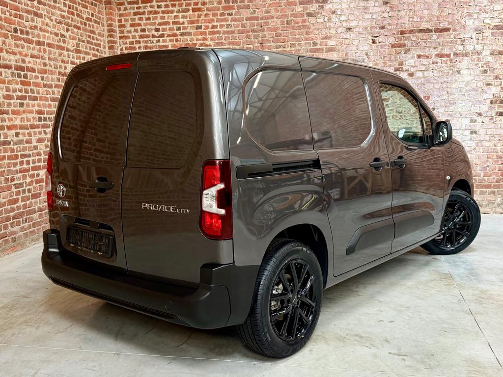 Prachtige TOYOTA PRO ACE CITY 1.2i L1 met garantie!, Auto's, Toyota, Voorwielaandrijving, Stof, 1199 cc, 5 deurs