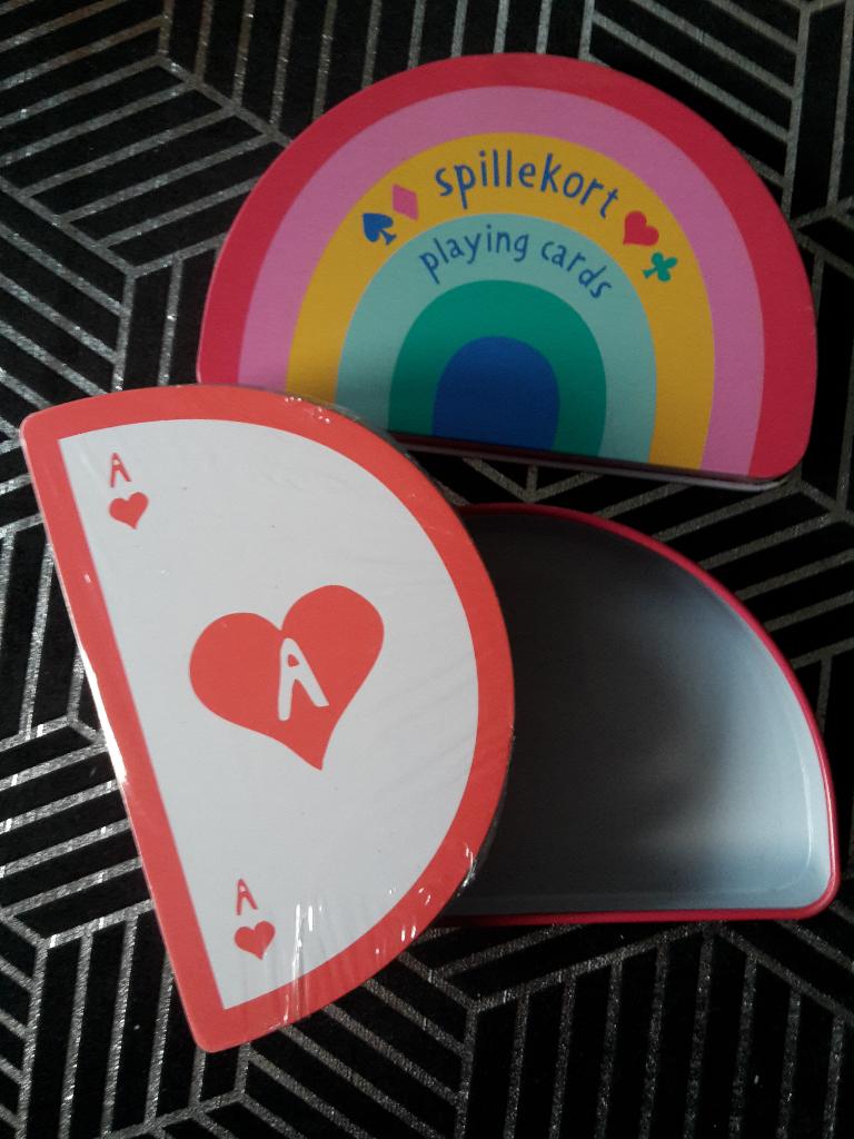 Nieuw kaartspel in metalen doosje, regenboogvorm, Ophalen of Verzenden, Nieuw