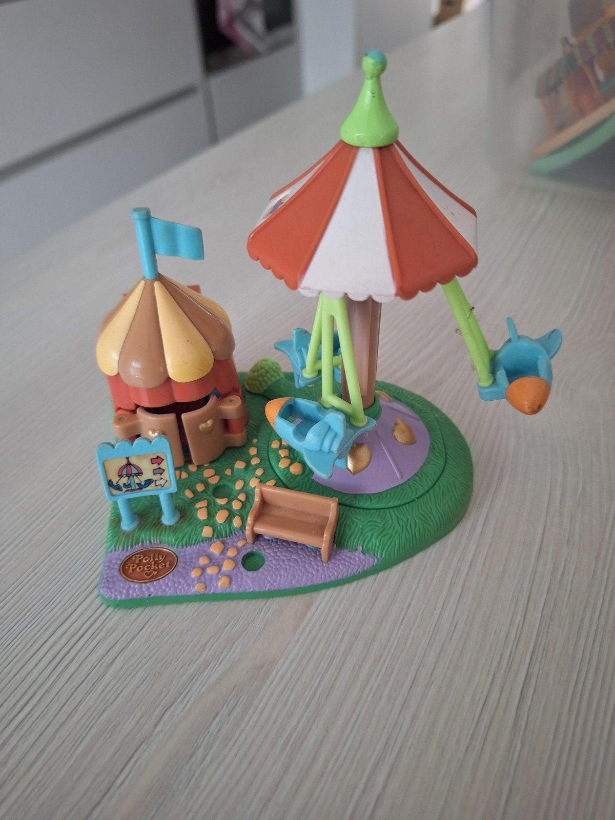 Polly Pocket Bluebird Rocket Ride, Enlèvement