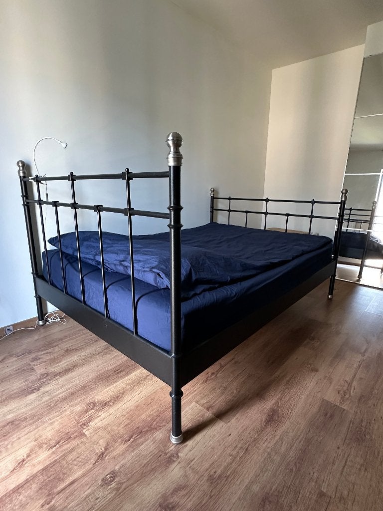 Ikea Svelvik bedframe, Enlèvement, Deux personnes, Noir, 140 cm