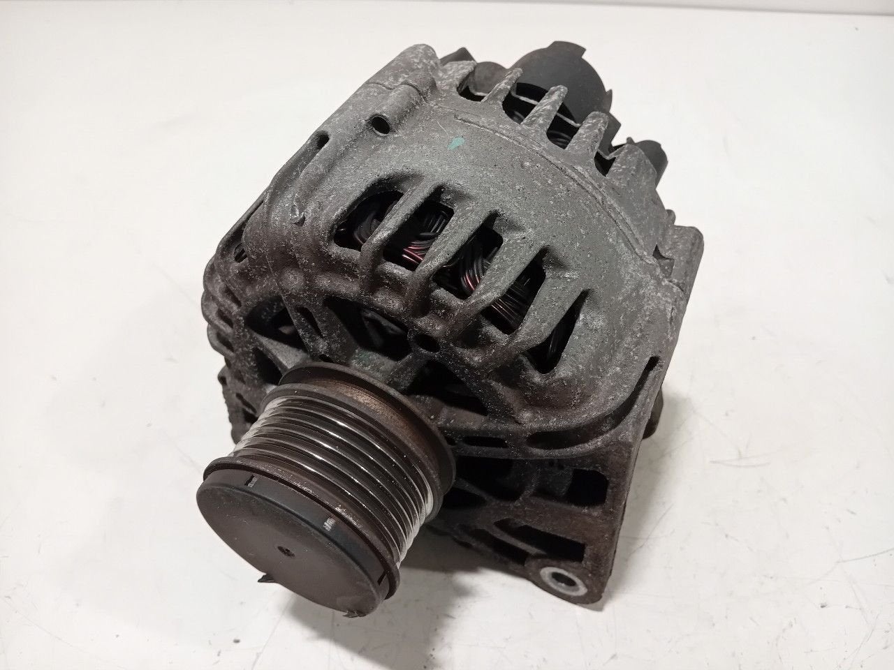Dynamo Renault Clio, Onderdelen@venauto.nl, Van der Ven Autorecycling B.V., Gebruikt, Ettenseweg 76, 4706 PB Roosendaal, The Netherlands