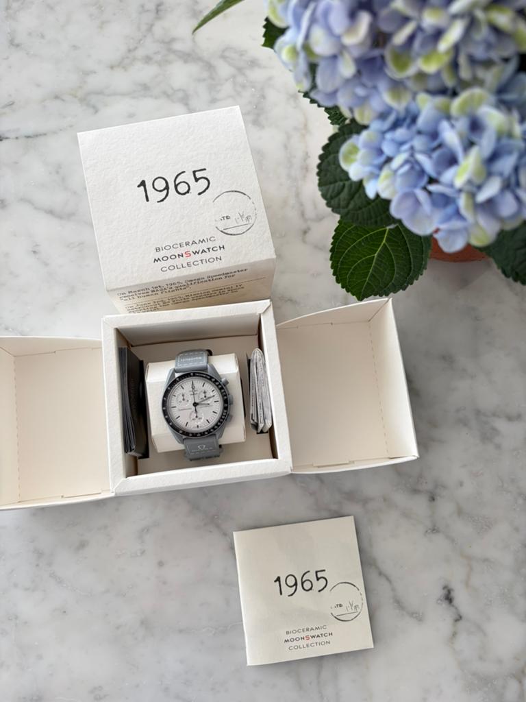 Moonswatch omega swatch 1965 white dial, Ophalen, Zo goed als nieuw, Swatch